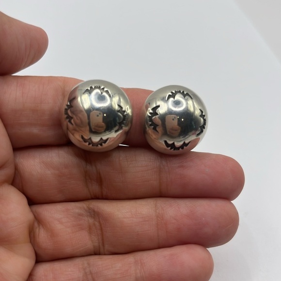 Polished Sterling Silver Button Earrings Clip on Etched in Black Halloween - Picture 11 of 11